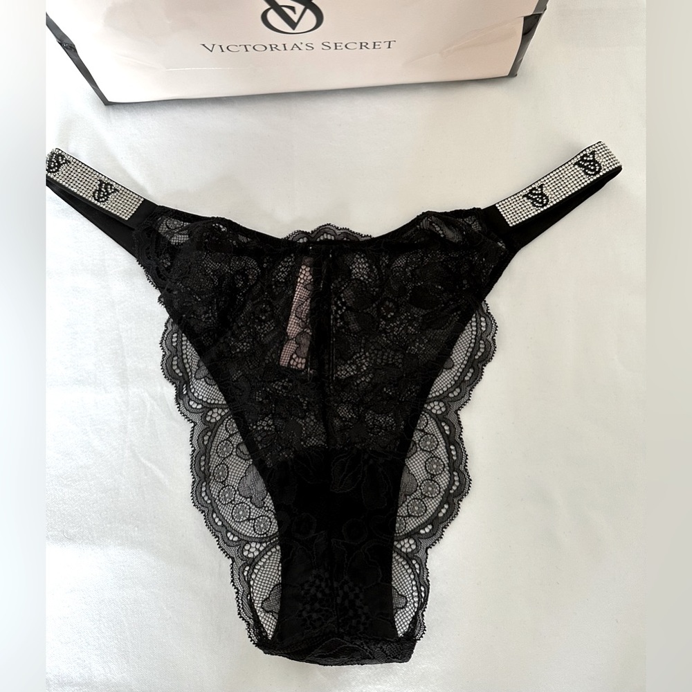 Victoria’s Secret Very Sexy Shine Strap Lace Brazilian Panty 🖤